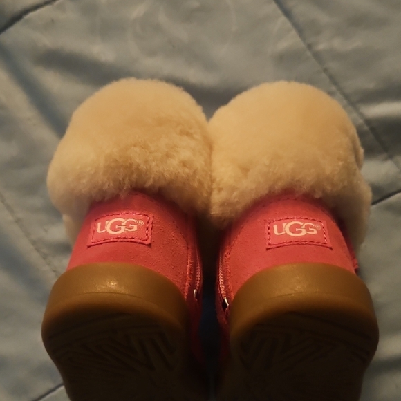 UGG Pink and Cream Kids Boots - Picture 4 of 7